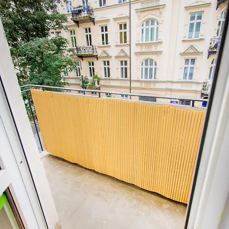 Hoza Str Apt. Great Location. Close To Everything. Apartmán *