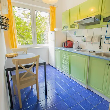 Hoza Str Apt. Great Location. Close To Everything. Apartment Warschau