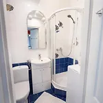 Hoza Str Apt. Great Location. Close To Everything. * Warszawa
