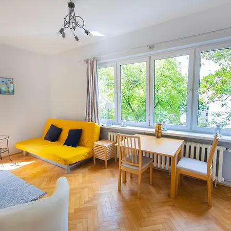 Hoza Str Apt. Great Location. Close To Everything. Apartment Warsaw